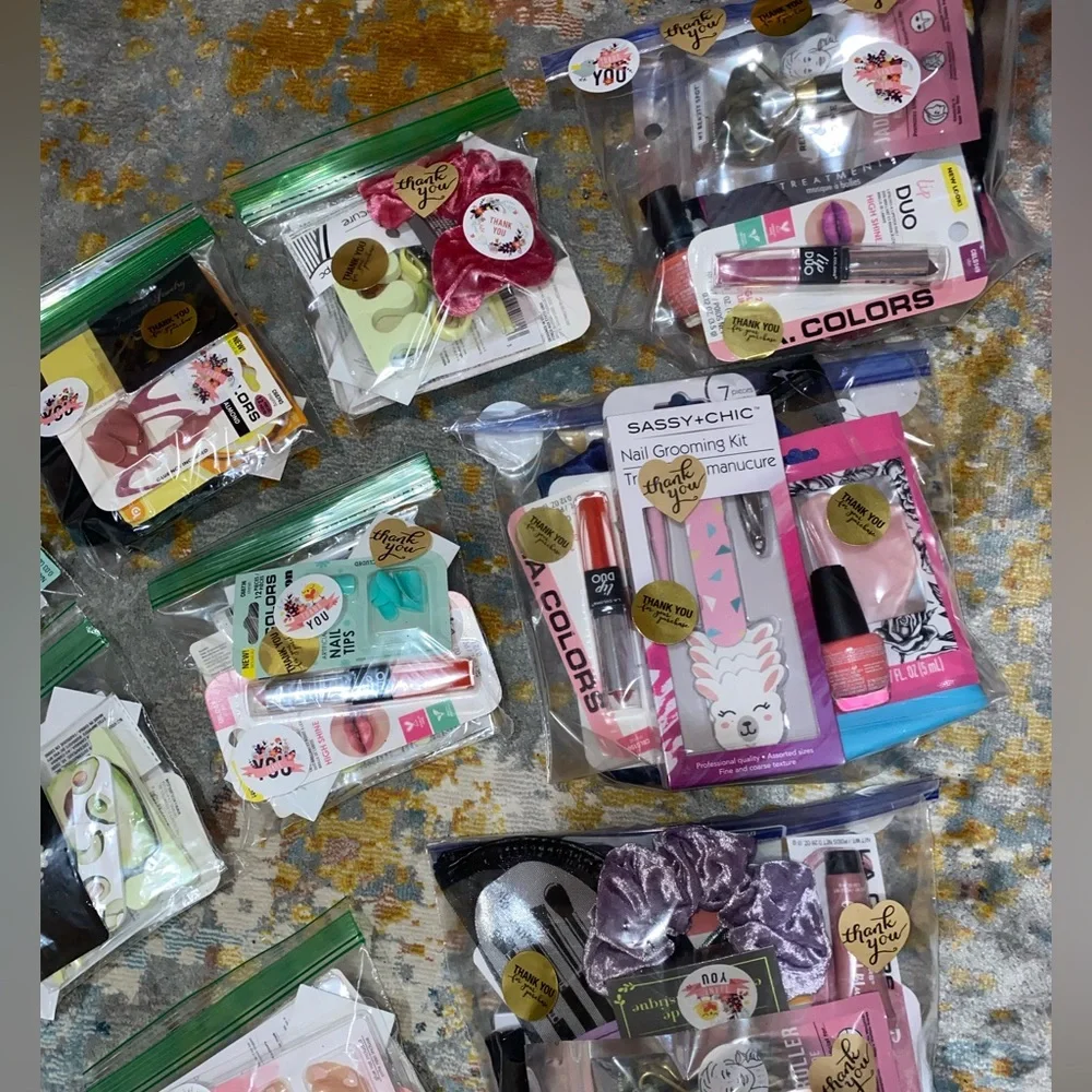 FREE GIFTS WITH PURCHASE 🎁 - Picture 5 of 12